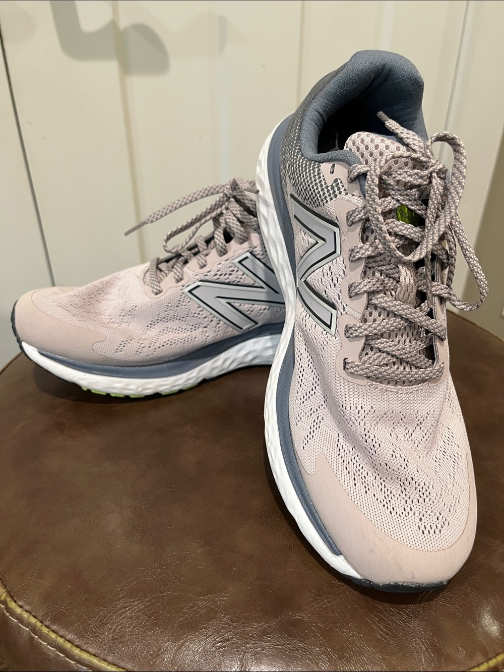 New Balance Fresh Foam 680 lilac gray Women's Running Sneakers Lightweight